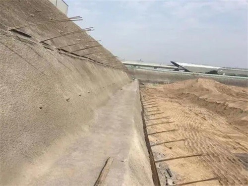 赤壁河道边坡加固